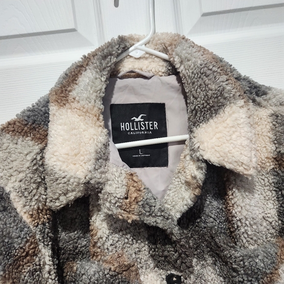 Hollister Fuzzy Plaid Jacket - Picture 2 of 3